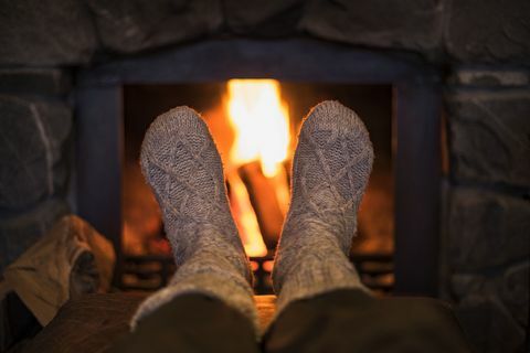 3 maneras de garantizar manos y pies calientes durante todo el invierno, según un médico