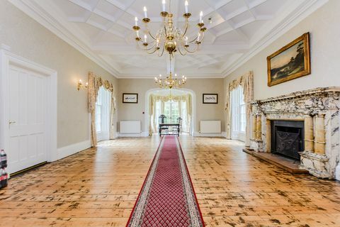 Castillo de Otterburn, Northumberland, interiores, hall