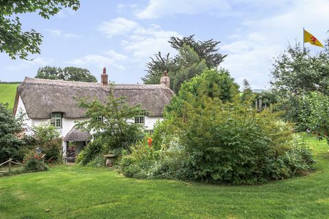 Cabaña con techo de paja en venta en West Somerset