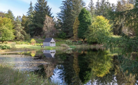 El castillo en venta en el campo escocés es el mejor refugio remoto