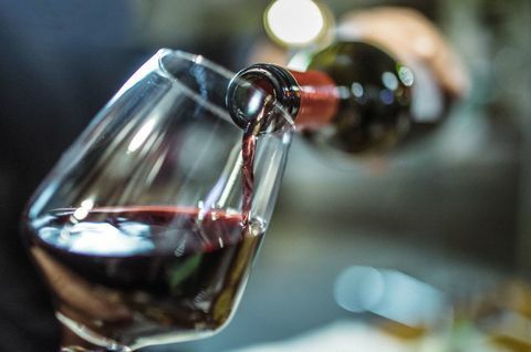 Estos son los 4 tipos de bebedores de vino, según la ciencia.