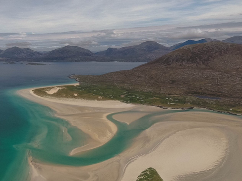 cabaña está a la venta en la remota isla escocesa de la isla de harris