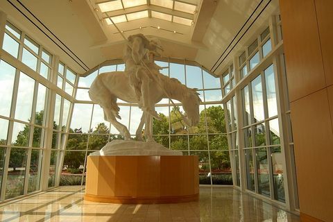 skulptur al final del sendero von j a m e s e a r l f r a s e r, museo nacional del vaquero y del patrimonio occidental, oklahoma city, staat Oklahoma, Great Plains, Estados Unidos, Nordamerika, Amerika, Reiter, Pferd, Reise, BB, Dig P nr 8602009, 29092009 Foto por Peter Bischoffgetty imágenes