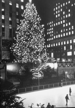 Árbol de Navidad del Rockefeller Center en la noche