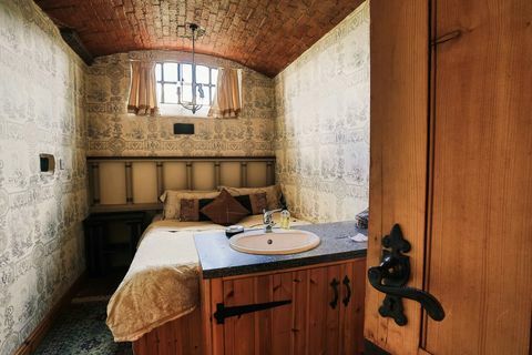 The Old Court - sala de celda de la cárcel - Bristol - Savills