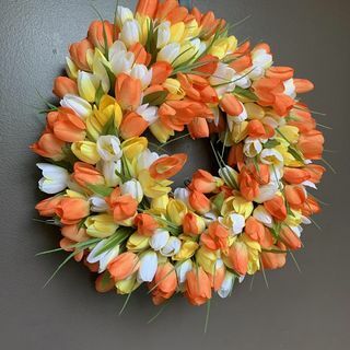 corona de tulipanes