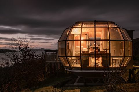 ahora puedes alquilar este dirigible ecológico en las tierras altas escocesas a través de airbnb