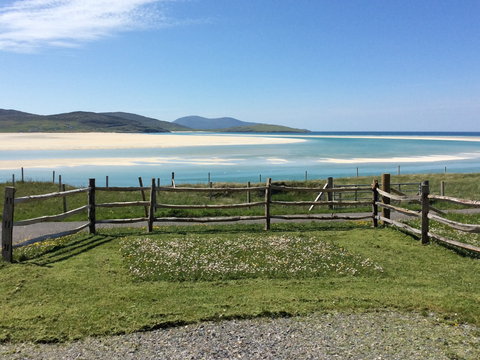 cabaña está a la venta en la remota isla escocesa de la isla de harris