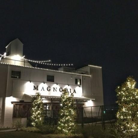 Mercado de Magnolia en la noche