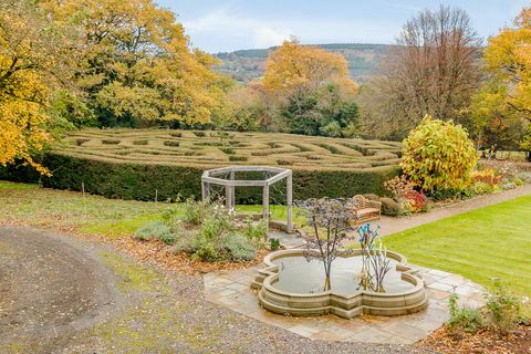 Casa de 6 dormitorios en venta en Chepstow, Monmouthshire con laberinto