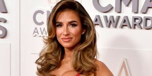 jessie james decker asiste a la 56a edición anual de los premios cma en bridgestone arena el 9 de noviembre de 2022 en nashville, tennessee foto de jason daviswireimage