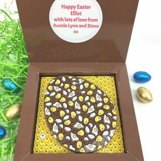 Mensaje personalizado Huevo de Pascua de pollito amarillo chocolate