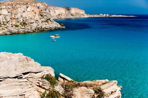 Europa. Italia. Sicilia. Islas Egadi Favignana Cala Rossa