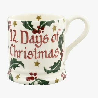 Taza de 12 pintas de acebo navideño con estrella