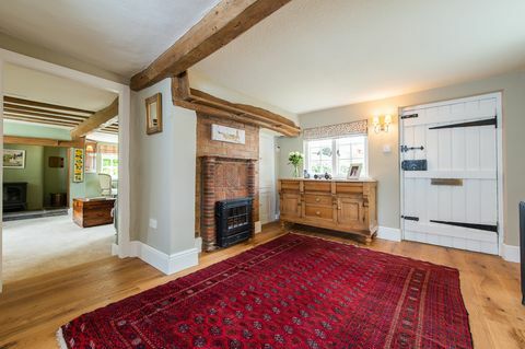 Cabaña con techo de paja estilo Tudor en venta en Warwickshire