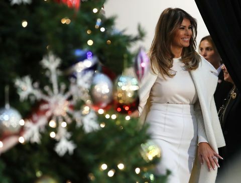 Melania Trump lee a los pacientes del DC Children's Hospital Una historia de Navidad