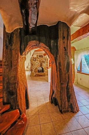 Arco, Árbol, Arquitectura, Habitación, Diseño de interiores, Edificio, Arte, Madera, Techo, Casa, 