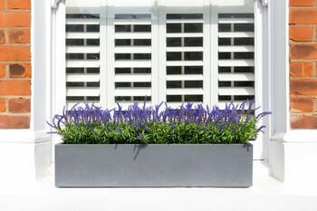 Jardinera con ventana en gris parisino