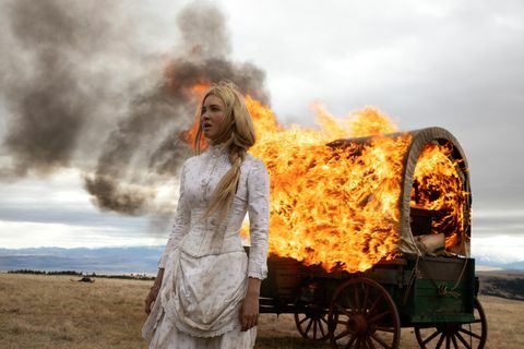 en la foto isabel may como elsa de la serie original paramount 1883 photo cr emerson millerparamount © 2021 mtv entertainment studios todos los derechos reservados