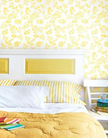 cama amarilla y blanca