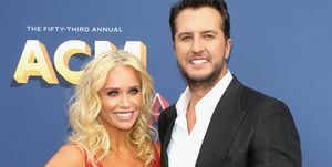 abc 'american idol' 2022 juez luke bryan con su esposa caroline lina boyer bryan