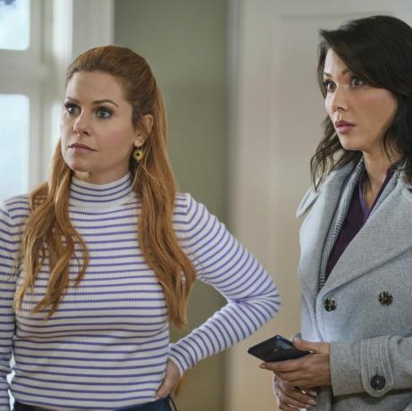 candace cameron bure, miembro del elenco de 'full house' y ex actriz distintiva, en aurora teagarden mysteries