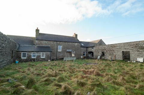 casa costera con cascada ahora a la venta en escocia