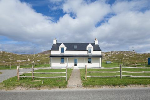 cabaña está a la venta en la remota isla escocesa de la isla de harris