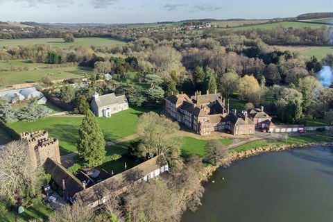 ala que necesita renovación en el castillo de lullingstone en venta