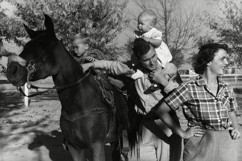 george, pauline, barbara bush y george h.w. arbusto